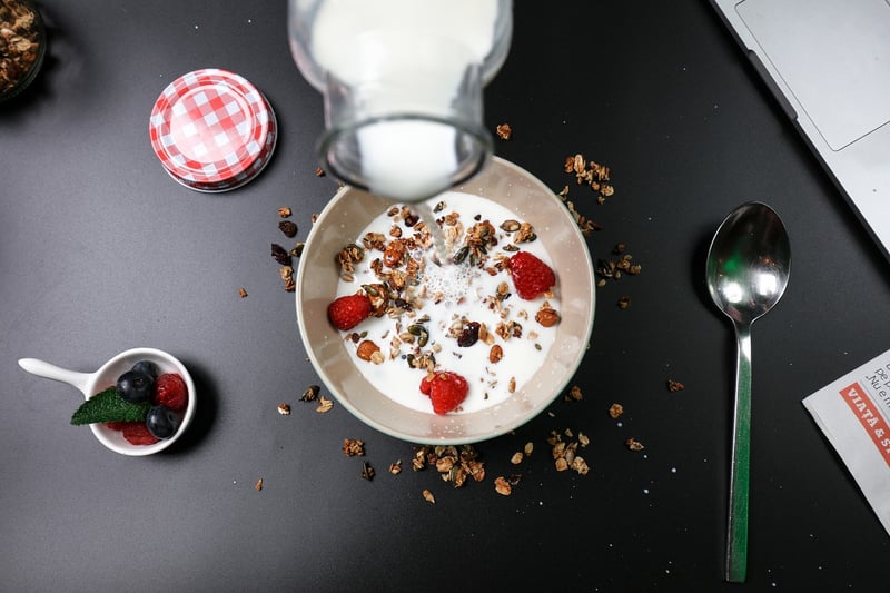 Greek Yogurt Parfait with Fresh Berries